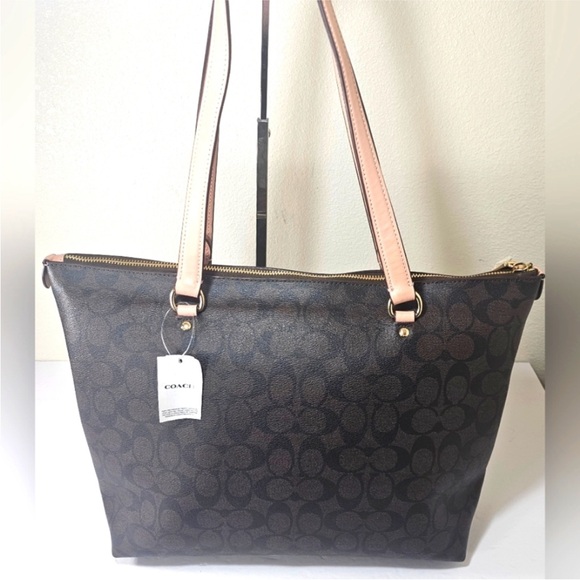 Coach Gallery tote in signature canvas
NWT brown with light pink - Picture 2 of 15